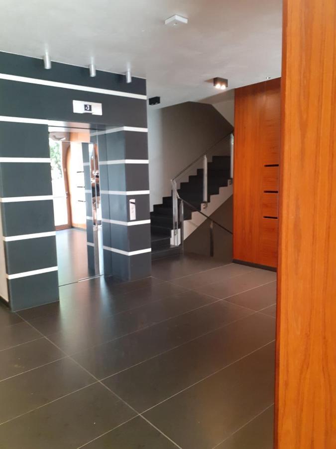 Barcellona Apartment Rimini Bagian luar foto