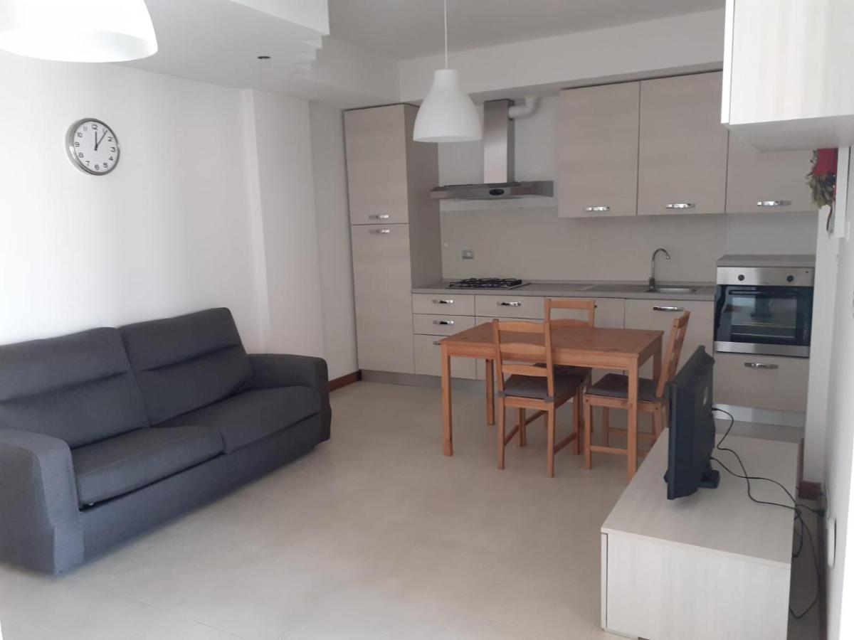 Barcellona Apartment Rimini Bagian luar foto